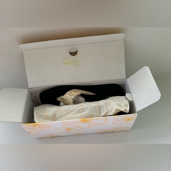 Yellow Box Black and Gold Sandals - Picture 13 of 13